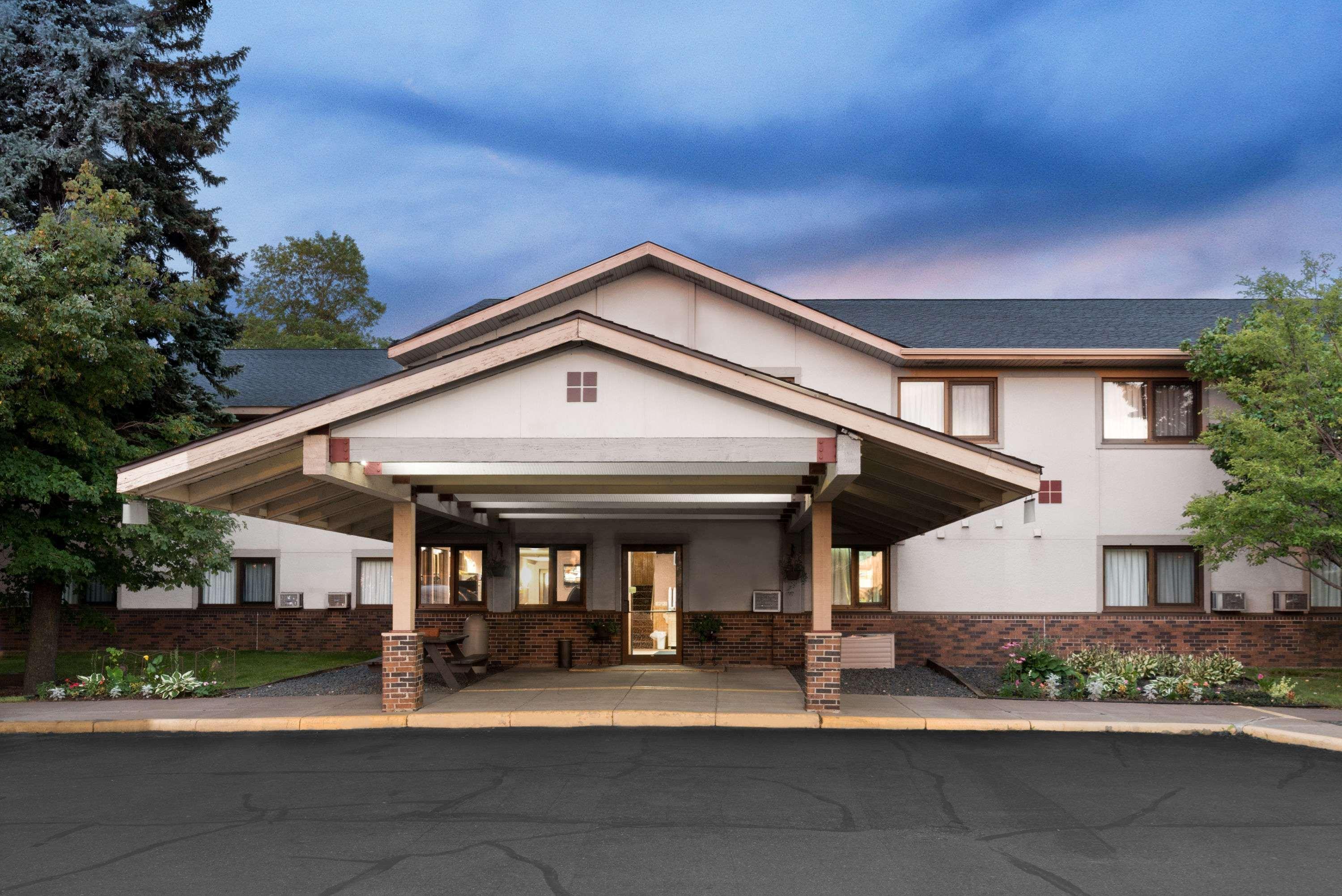 Hotel Super 8 By Wyndham Duluth Extérieur photo